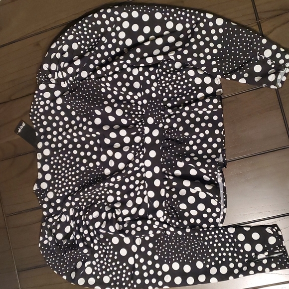 Nasty Gal Puff Sleeve V Neck Blouse In Print, Size 10, NWTs - Picture 8 of 8